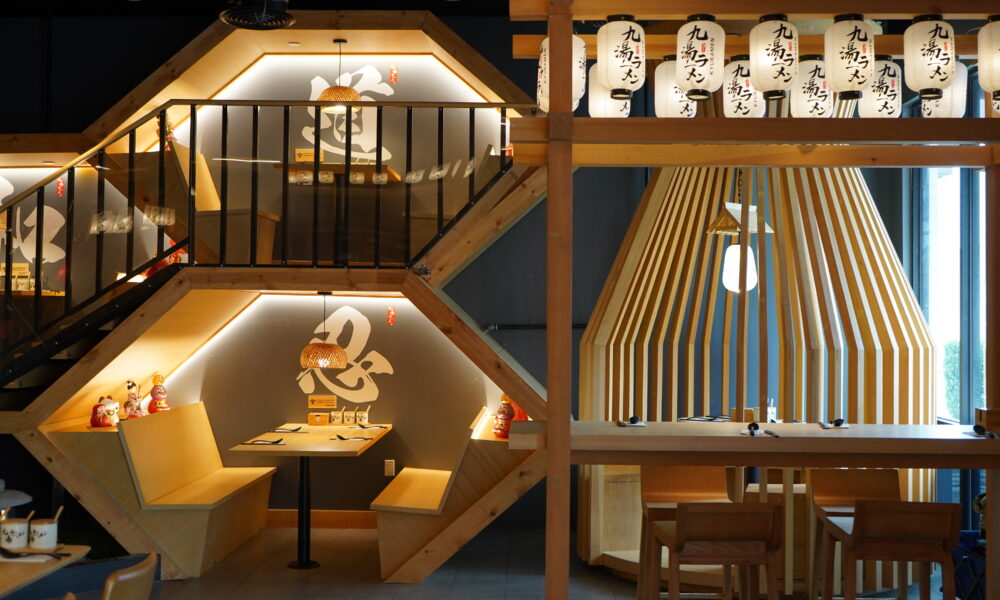 Kyuramen touches down in Los Angeles with glowing honeycomb-shaped cubicles