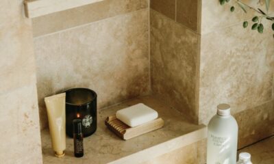Stress-free Bathtub Concepts