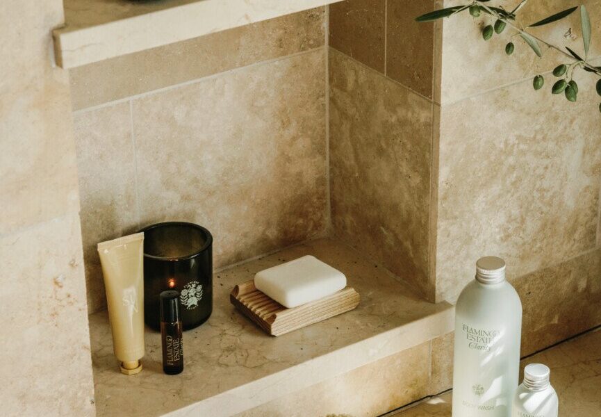 Stress-free Bathtub Concepts