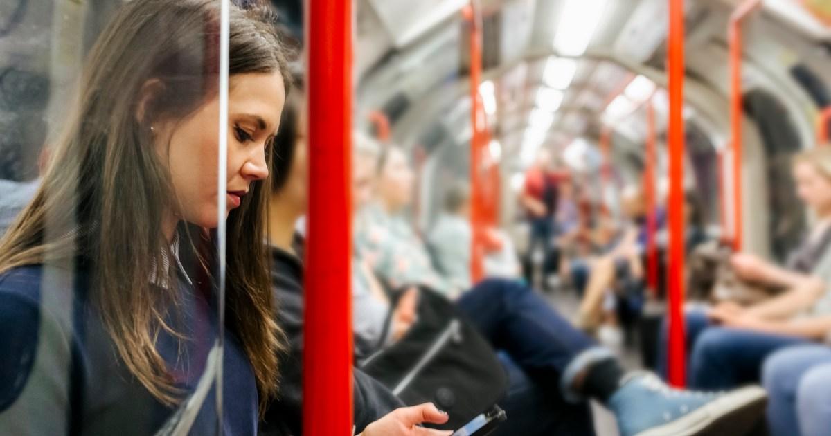 ‘Knee tits’ are clogging the London Tube community and commuters are livid ‘Knee tits’ are clogging the London Tube community and commuters are livid