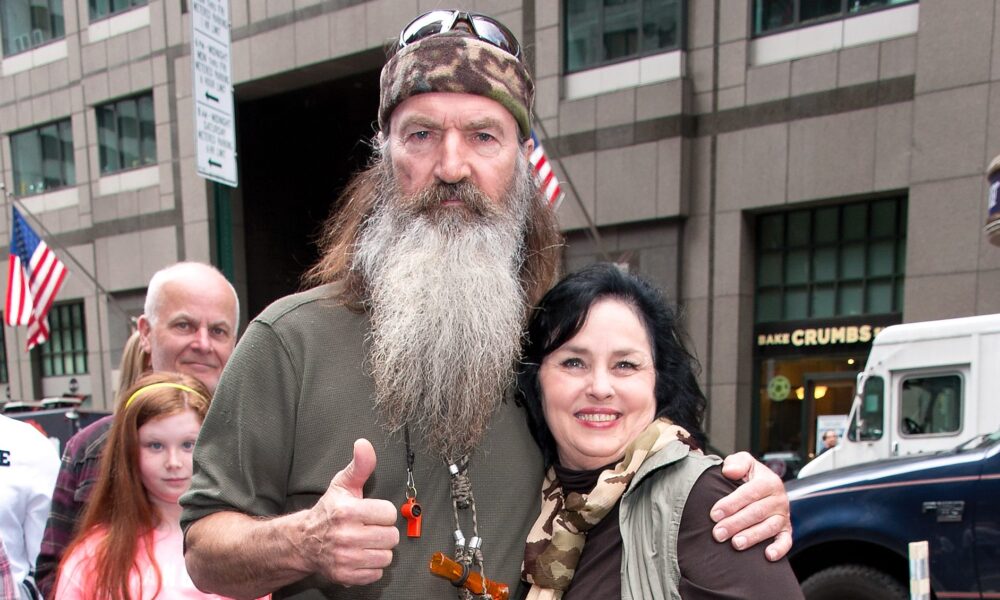 About Duck Dynasty’s Kay Robertson – Hollywood Life