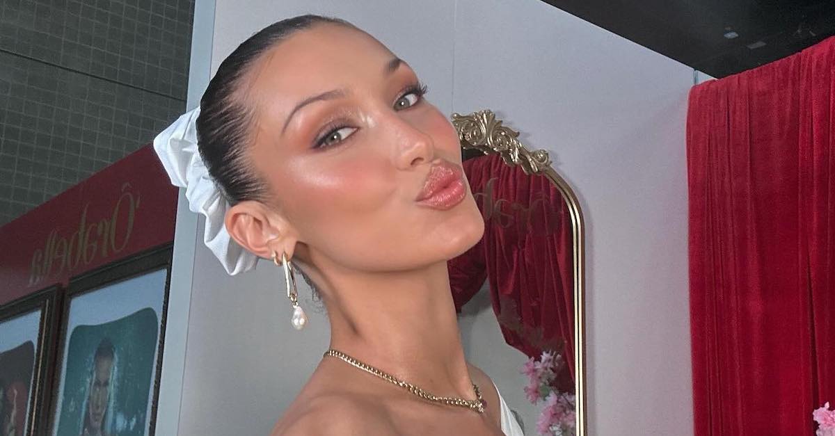 Bella Hadid’s Magnificence Routine Is the Greatest Mixture of Excessive and Low Bella Hadid’s Magnificence Routine Is the Greatest Mixture of Excessive and Low