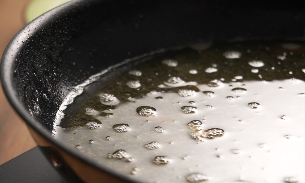 Use One Simple Trick To Rapidly Dispose Of Used Cooking Oil