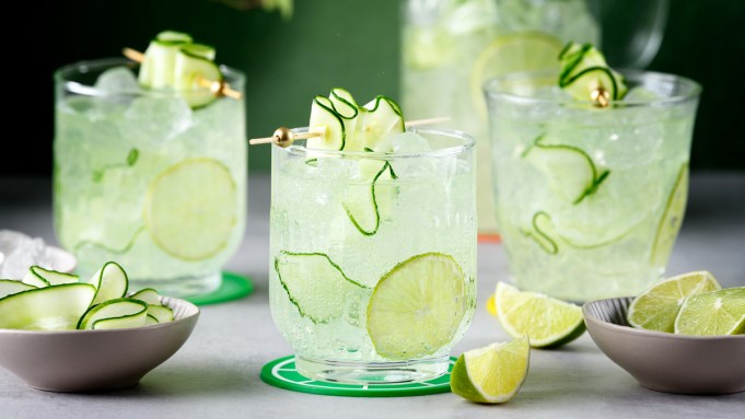 How one can Make a Gin-Lime-Cucumber Cocktail