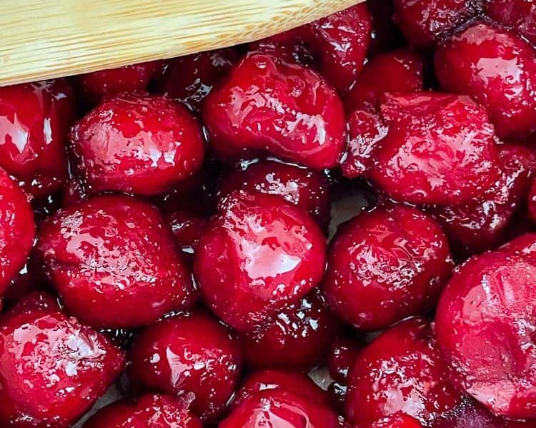 Candy and Easy Cherry Recipes You’ll Wish to Maintain Round
