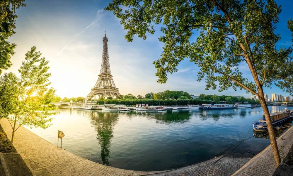 Romantic Issues To Do in Paris