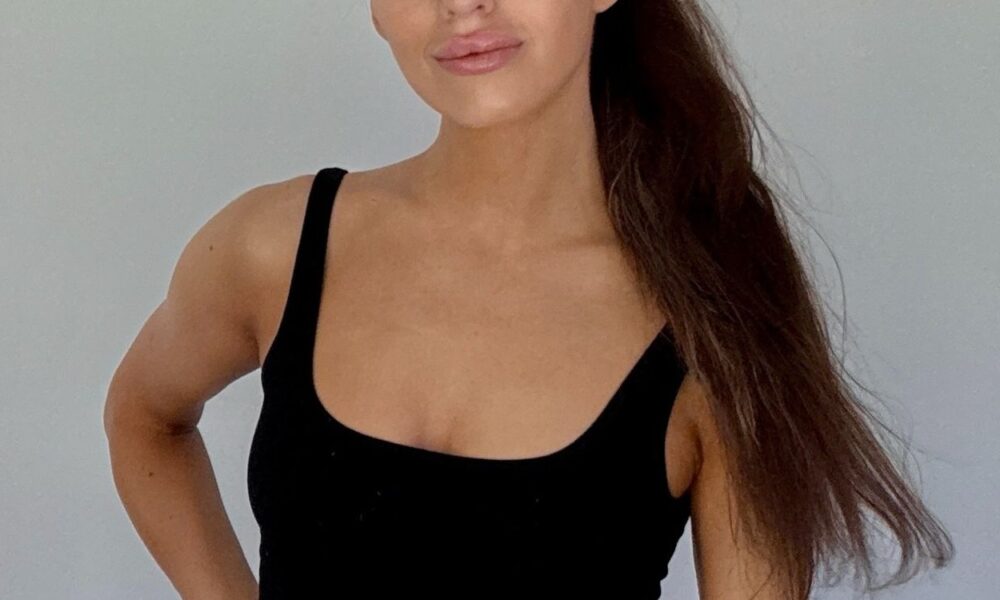 These Supportive, Physique-Sculpting Tank Tops Have Me Ditching My Bras—and They’re  Apiece