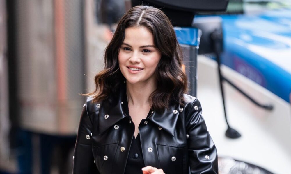 Let Selena Gomez’s Quick Bandana Mani Function Anti-Bare Nail Inspiration for Summer season 2025
