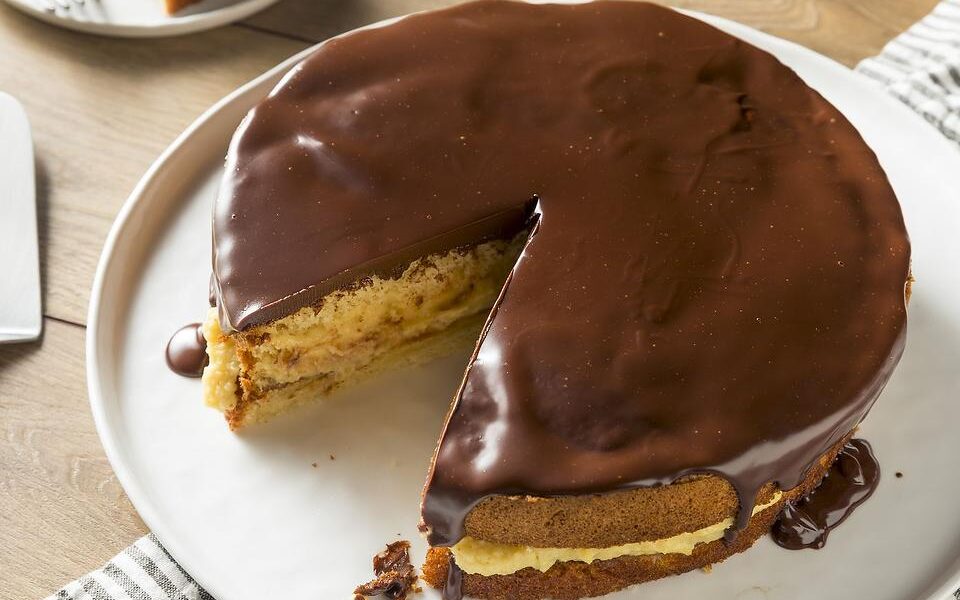 Grandma’s Shortcut Boston Cream Pie Recipe Is Legendary (8 Elements, 35 Minutes) | Muffins/Cupcakes