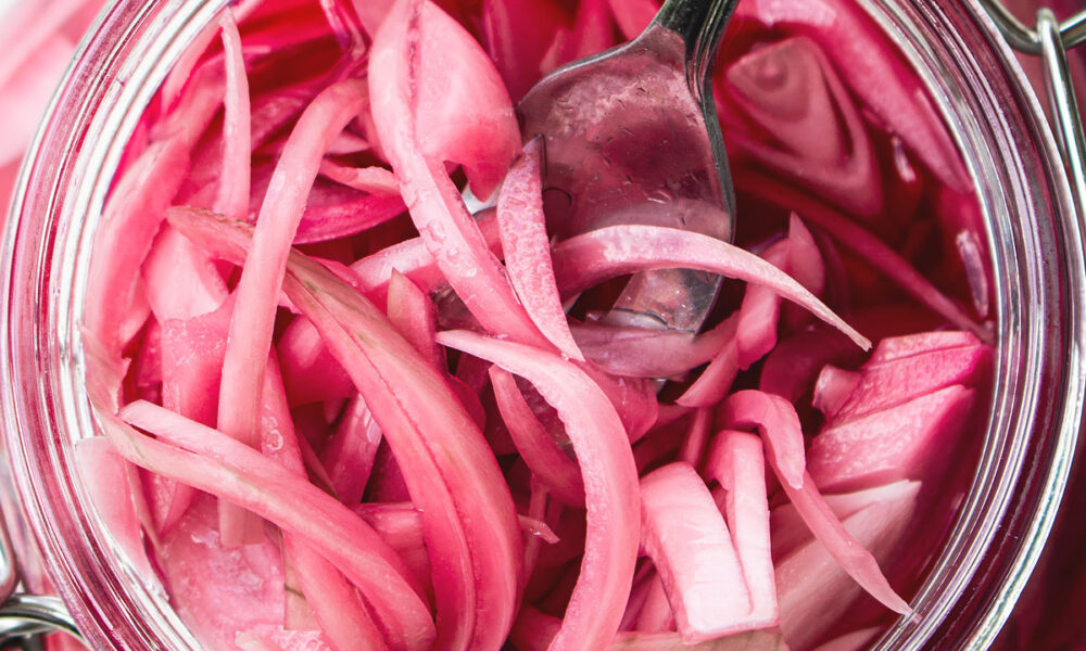 10 Minute Pickled Purple Onions (Fridge)