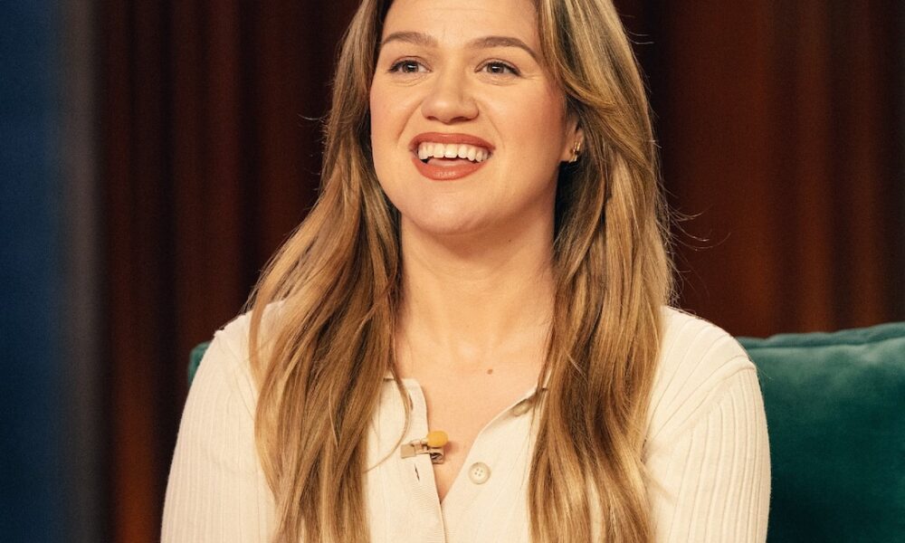 Kelly Clarkson Cancels Las Vegas Residency Opening Evening