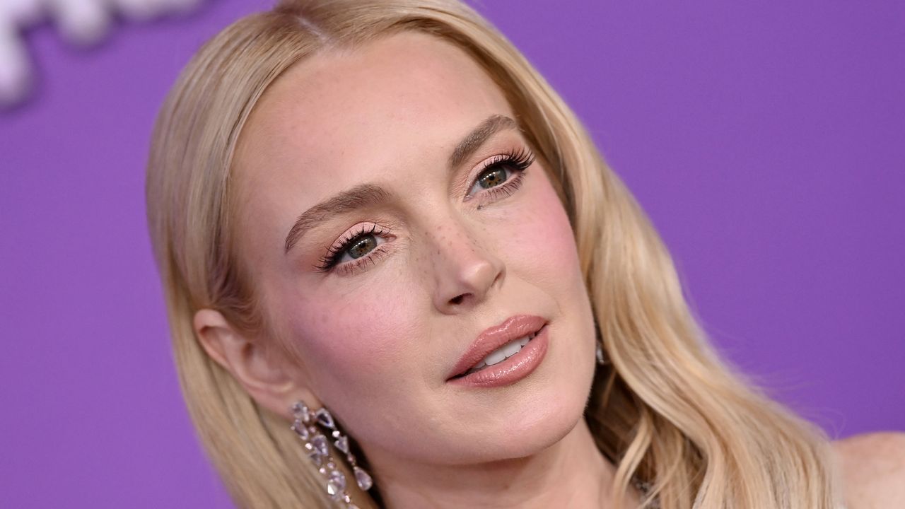 Lindsay Lohan’s Pastel Cat-Eye Nails are Match for a Disney Princess—See the Images