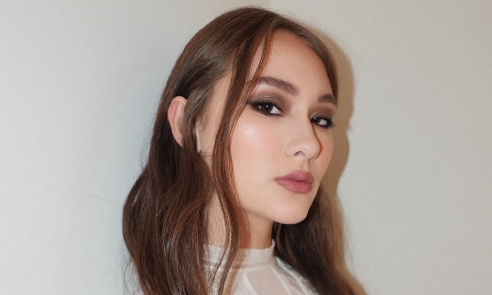Lola Tung’s Sultry Make-up Was Due to -or-Much less Merchandise