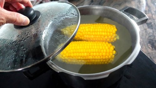 Add These Substances To Corn On The Cob & Style The Magic