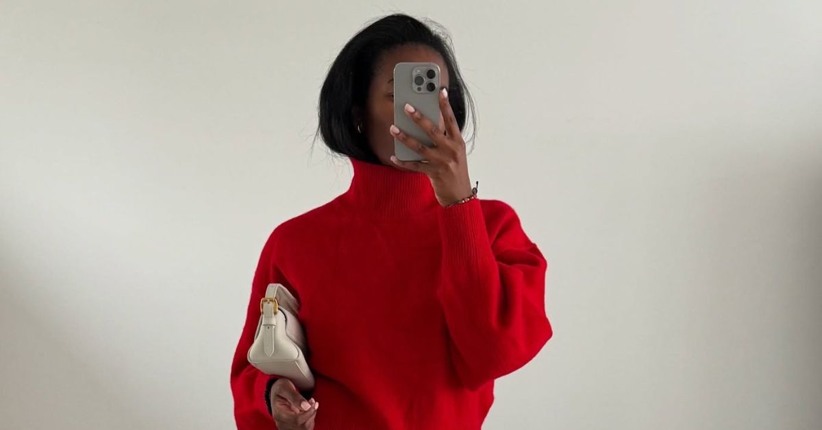 Lengthy Tops Over Trousers Is 2025’s Chicest Styling Trick Lengthy Tops Over Trousers Is 2025’s Chicest Styling Trick