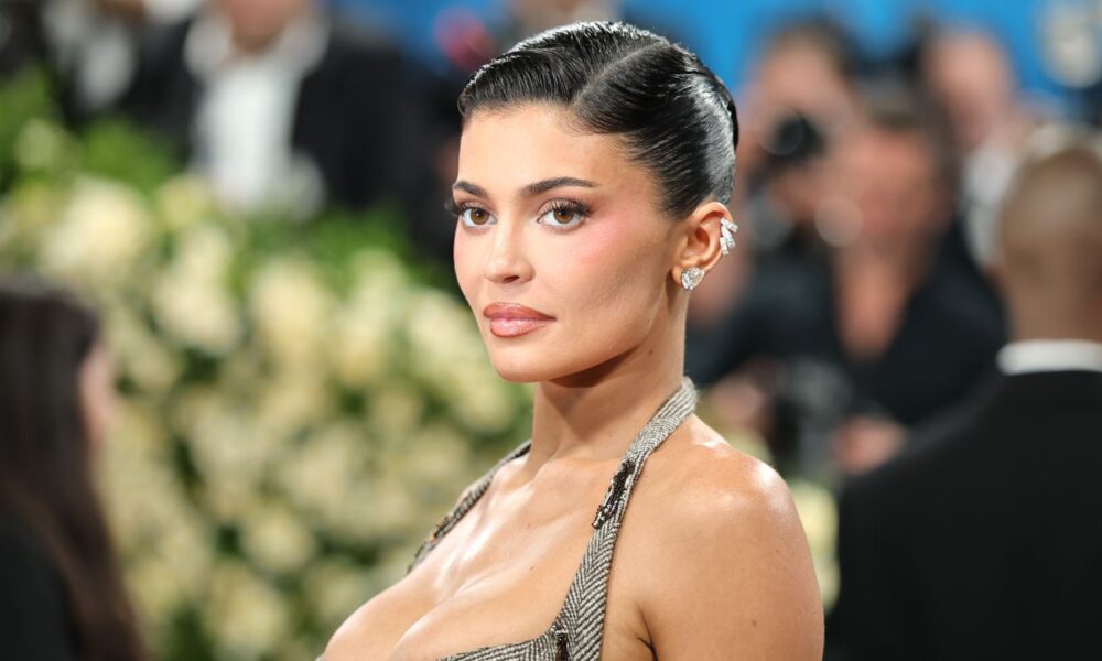 Kylie Jenner Revamps Athleisure In Ab-Baring Bra High