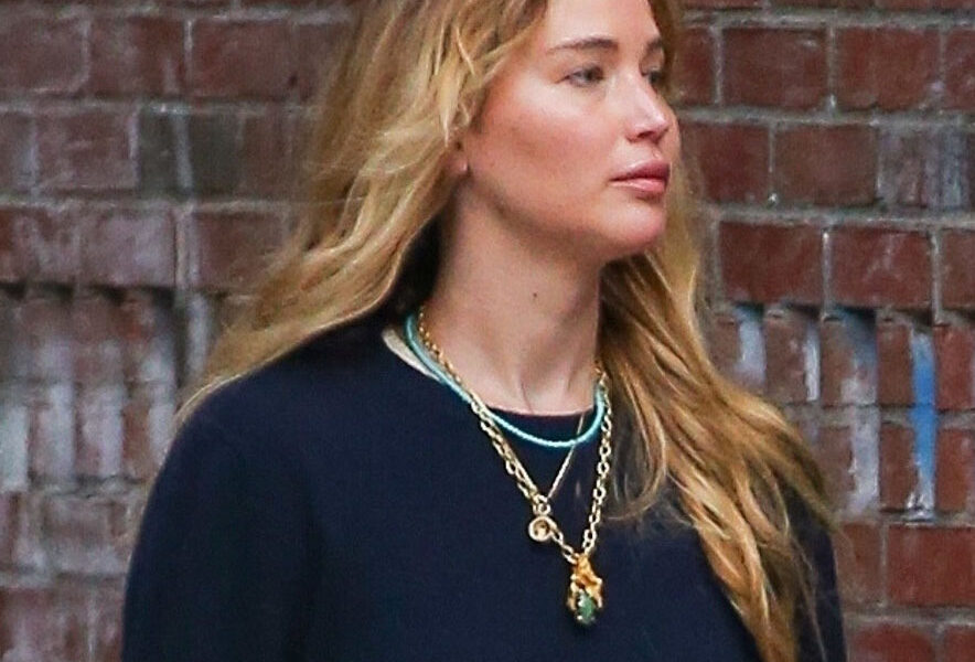 Jennifer Lawrence Simply Wore a Fall 2025 Sweater Outfit Development