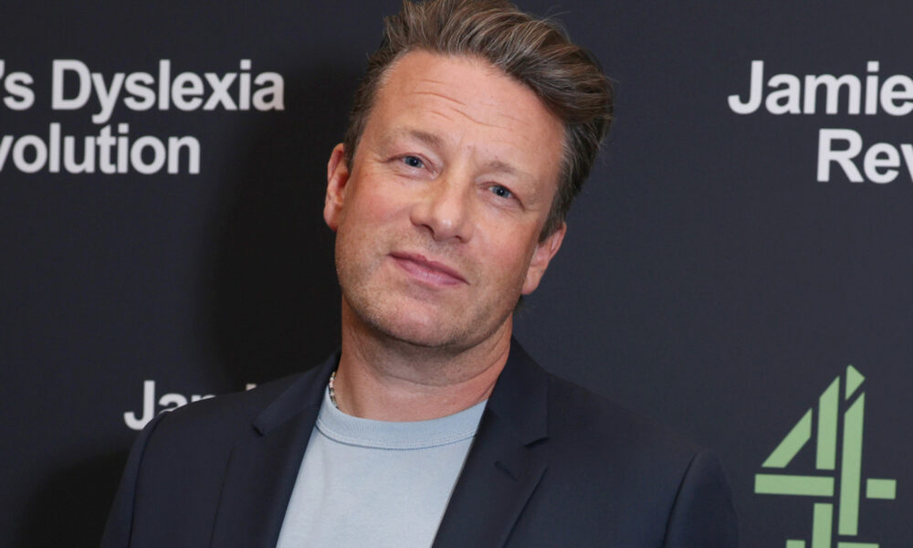 Jamie Oliver’s Spaghetti Bolognese Makes use of An Sudden Cooking Technique For Higher Taste
