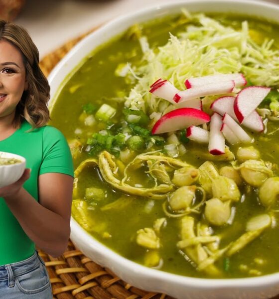 make a small pot household sized GREEN CHICKEN POZOLE | Pozole Verde de Pollo