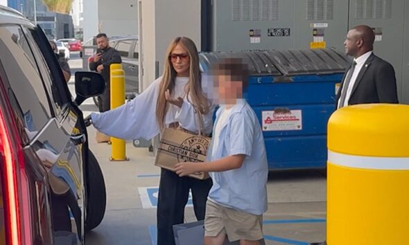 Jennifer Lopez Takes Ben Affleck’s Son Samuel to Lunch