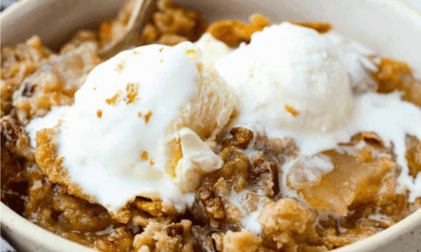Apple Dump Cake (5 Ingredient)