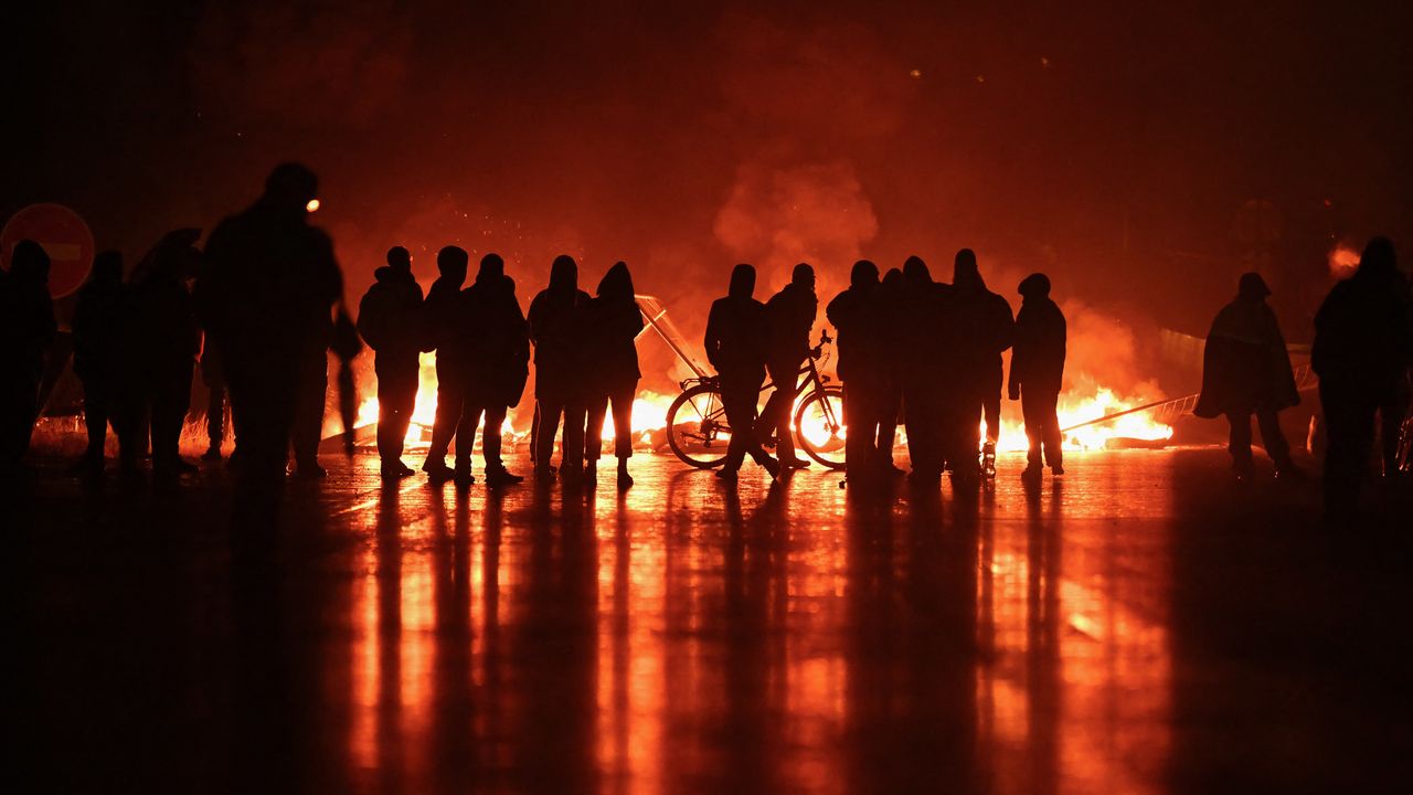 What Vacationers Must Know About France’s Strikes