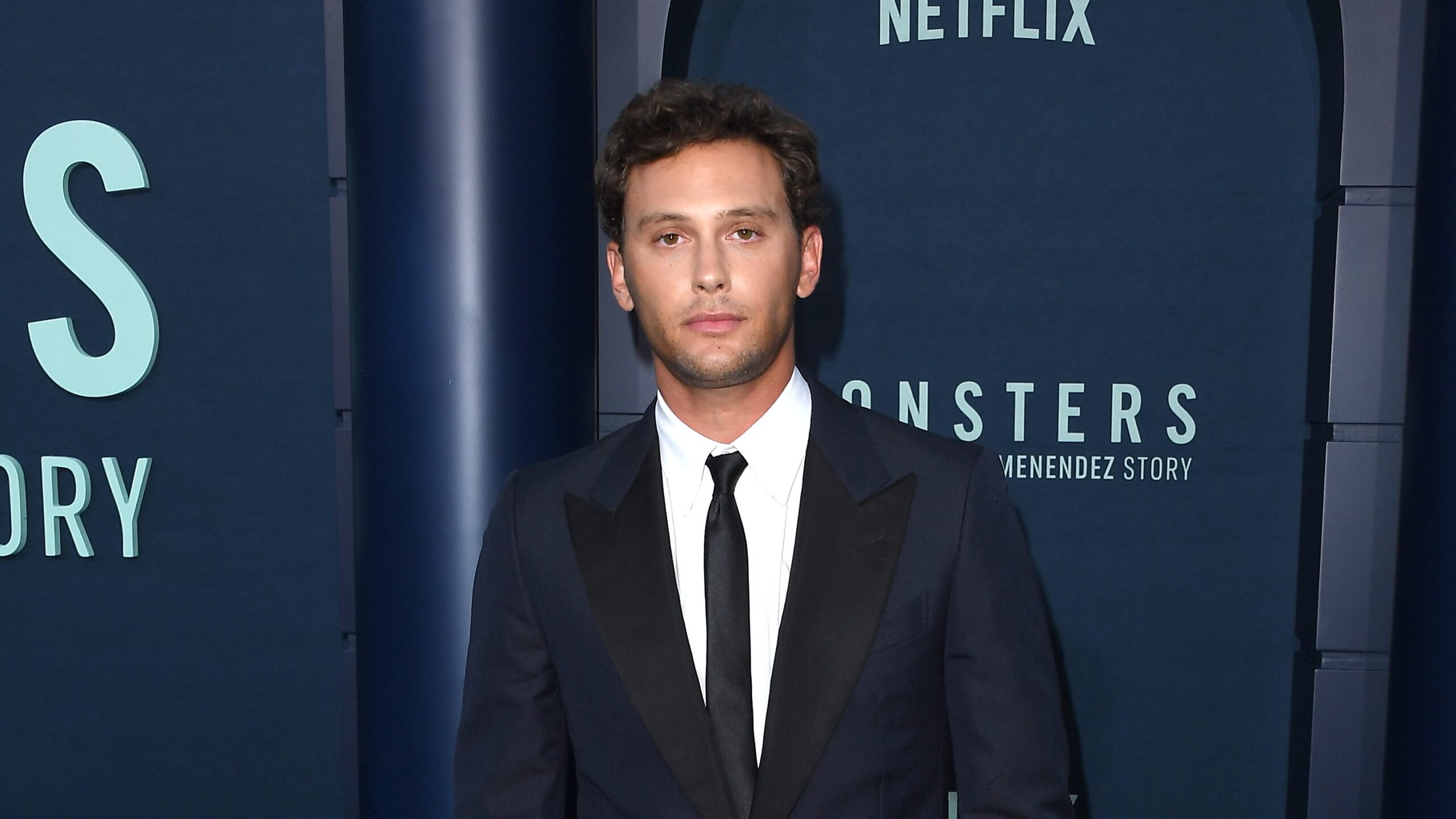 5 Issues Concerning the Actor Who Performed Erik Menendez – Hollywood Life 5 Issues Concerning the Actor Who Performed Erik Menendez – Hollywood Life