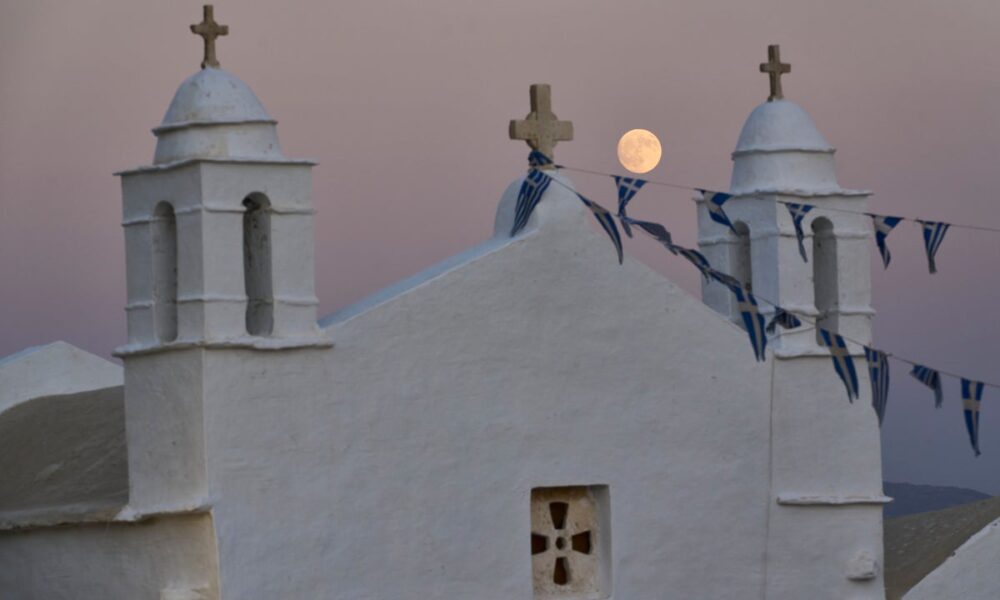The Greek island with 1,000 chapels – multiple per 10 residents