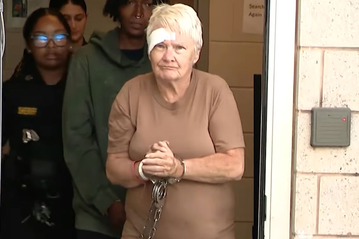 Lady, 76, Accused of Capturing Male Neighbor within the Face with Flare Gun Throughout Argument Lady, 76, Accused of Capturing Male Neighbor within the Face with Flare Gun Throughout Argument