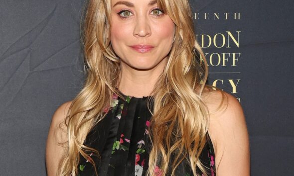 Kaley Cuoco’s Darkish Hair Photographs at US Open 2025