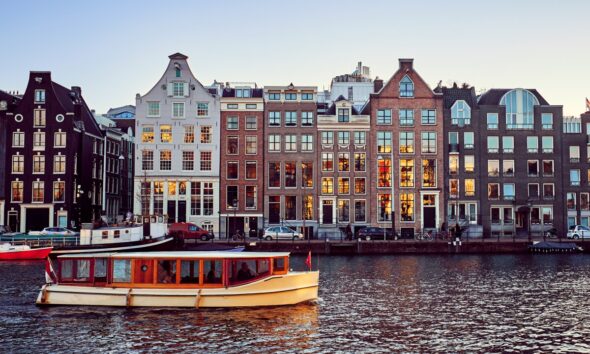 Tips on how to Go to Amsterdam With out the Crowds